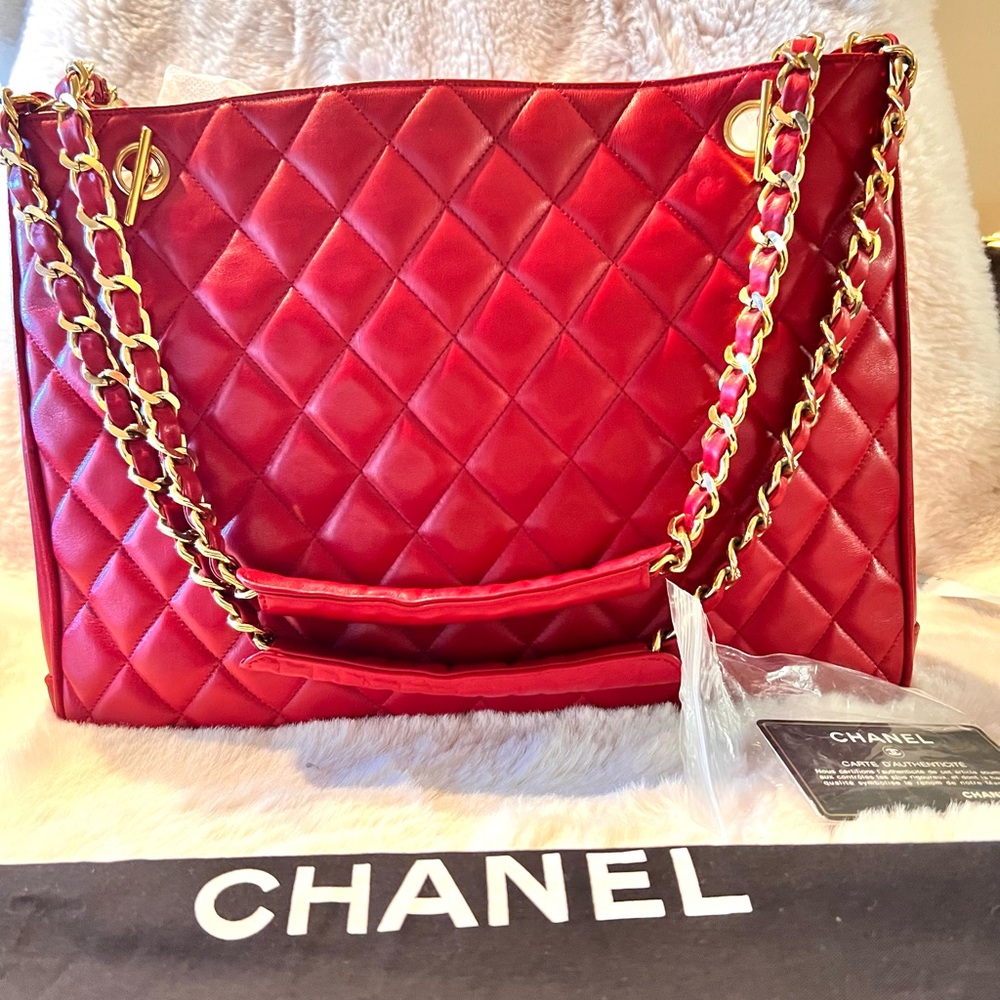 Chanel Tote Bag in excellent condition!